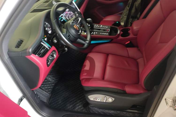 Used Porsche Macan 2023 Macan GTS 2.9T Left Front Seat