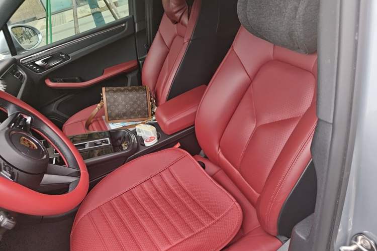 Used Porsche Macan 2023 Macan 2.0T Left Front Seat