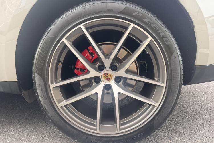 Used Porsche Macan 2023 Macan S 2.9T Left Front Wheel Hub