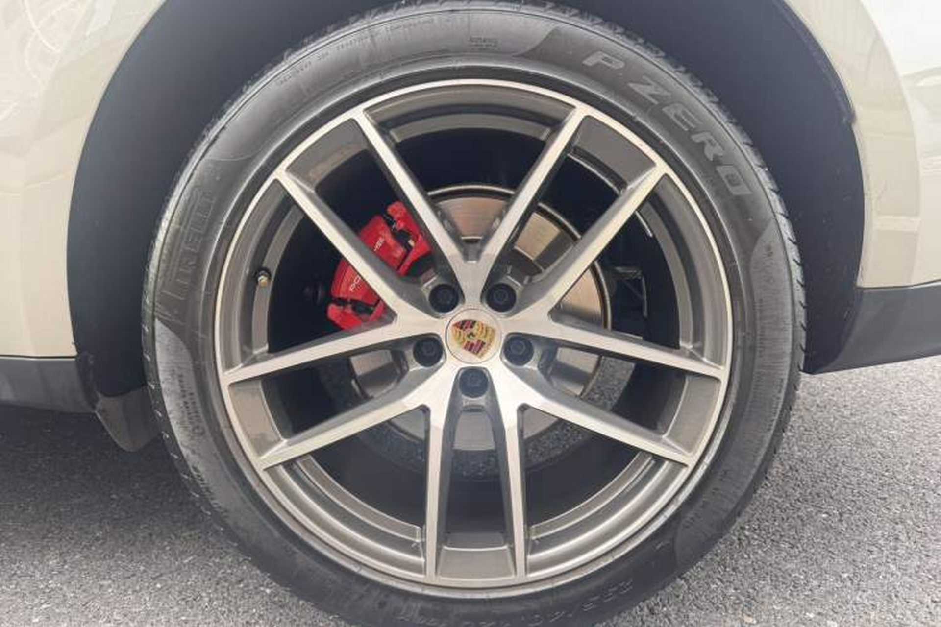 Used Porsche Macan 2023 Macan S 2.9T Left Front Wheel Hub