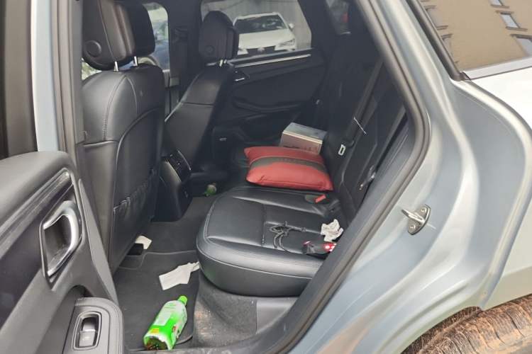 Used Porsche Macan 2023 Macan 2.0T Left Rear Seat