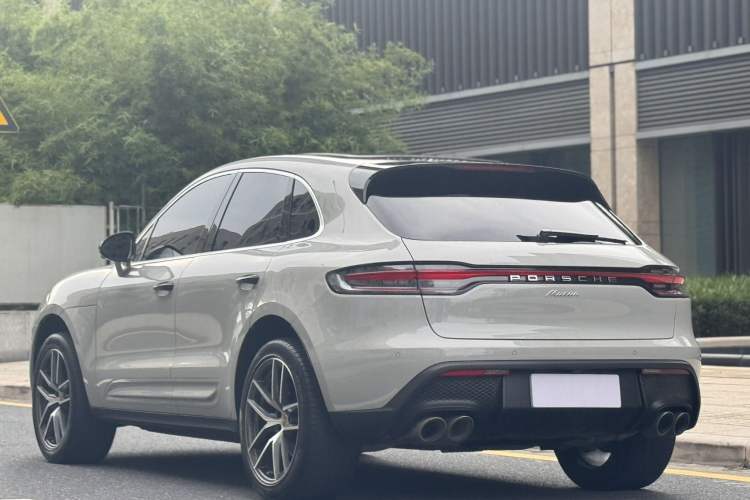 Used Porsche Macan 2023 Macan S 2.9T Rear Left 45 Deg