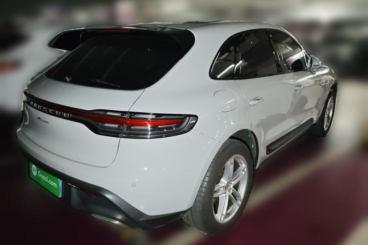 Used Porsche Macan 2023 Macan 2.0T Rear Right 45 Deg
