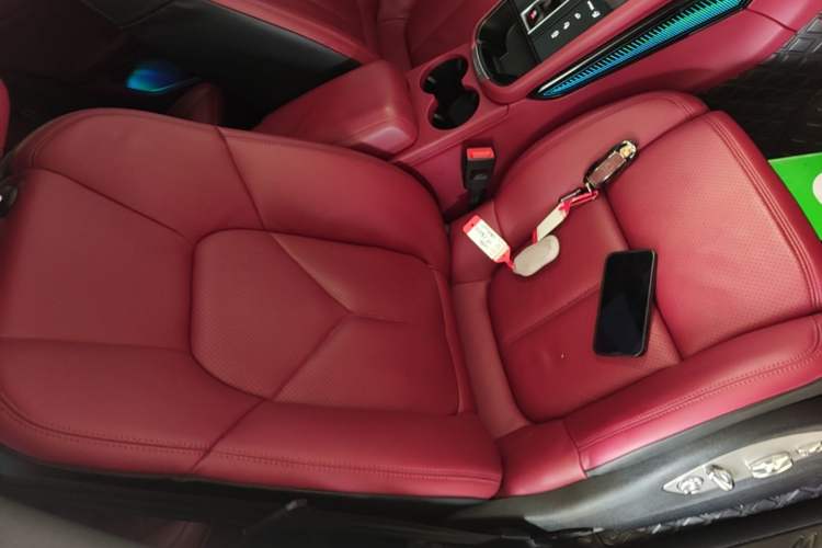 Used Porsche Macan 2023 Macan GTS 2.9T Right Front Seat