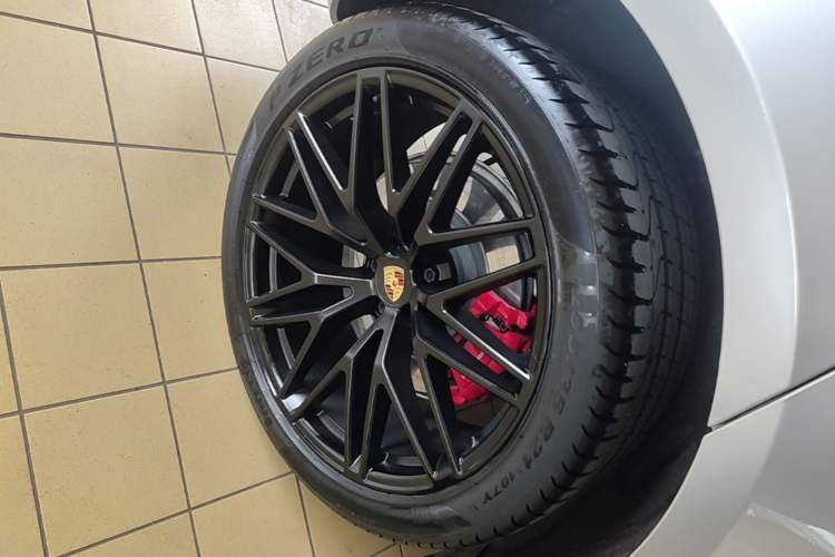 Used Porsche Macan 2023 Macan GTS 2.9T Right Rear Wheel Hub