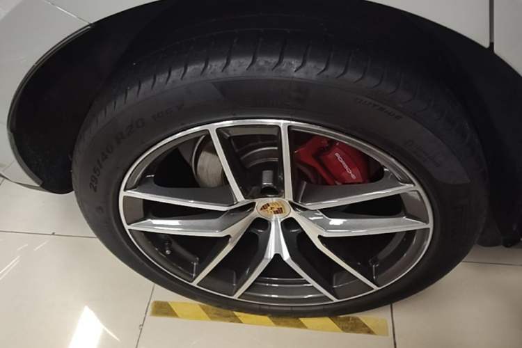 Used Porsche Macan 2023 Macan S 2.9T Right Rear Wheel Hub