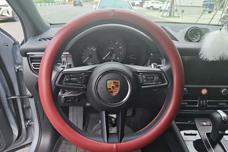 Used Porsche Macan 2023 Macan 2.0T Steering Wheel