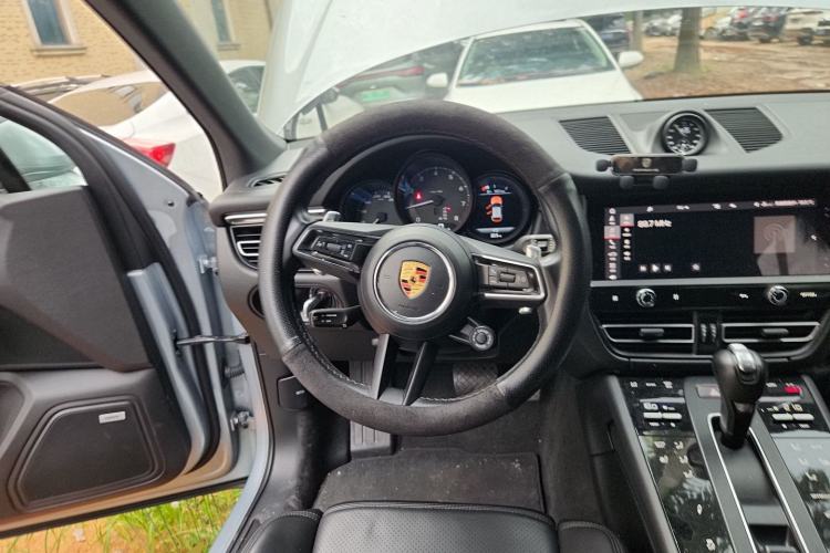 Used Porsche Macan 2023 Macan 2.0T Steering Wheel