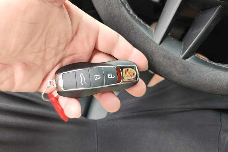 Used Porsche Macan 2023 Macan 2.0T Vehicle Key