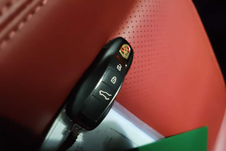 Used Porsche Macan 2023 Macan 2.0T Vehicle Key
