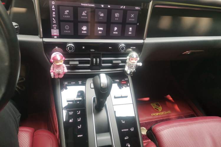Used Porsche Macan 2023 Macan 2.0T Audio And AC Panel