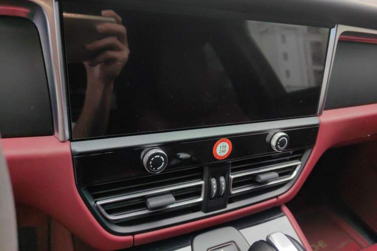 Used Porsche Macan 2023 Macan 2.0T Audio And AC Panel