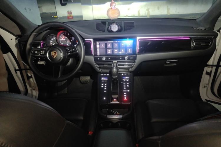 Used Porsche Macan 2023 Macan 2.0T Center Console