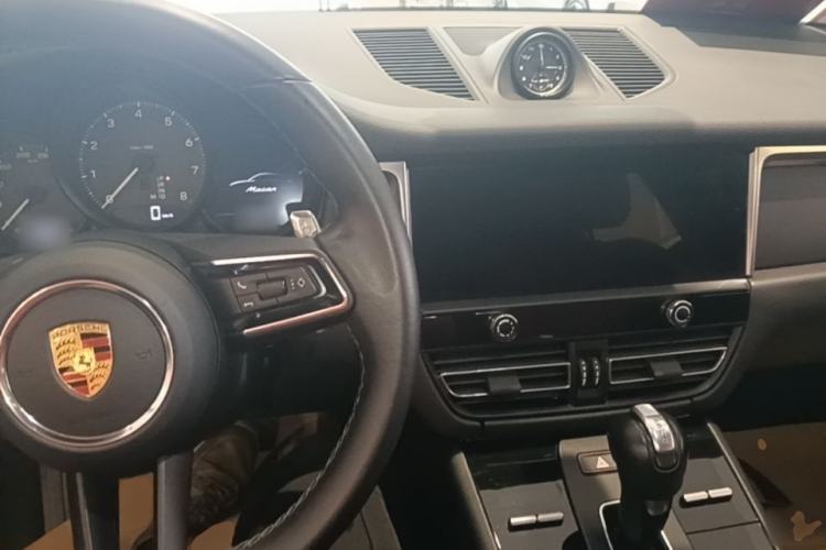 Used Porsche Macan 2023 Macan 2.0T Center Console