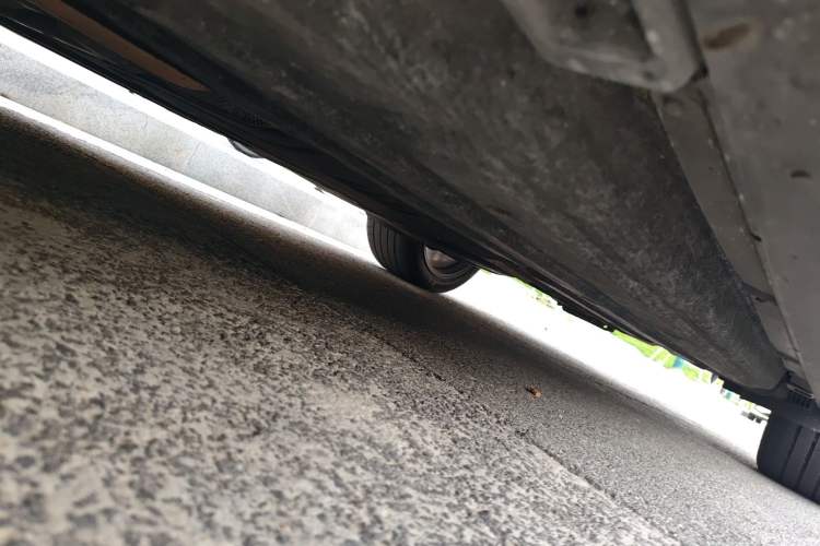 Used Porsche Macan 2023 Macan T 2.0T Chassis Front Left
