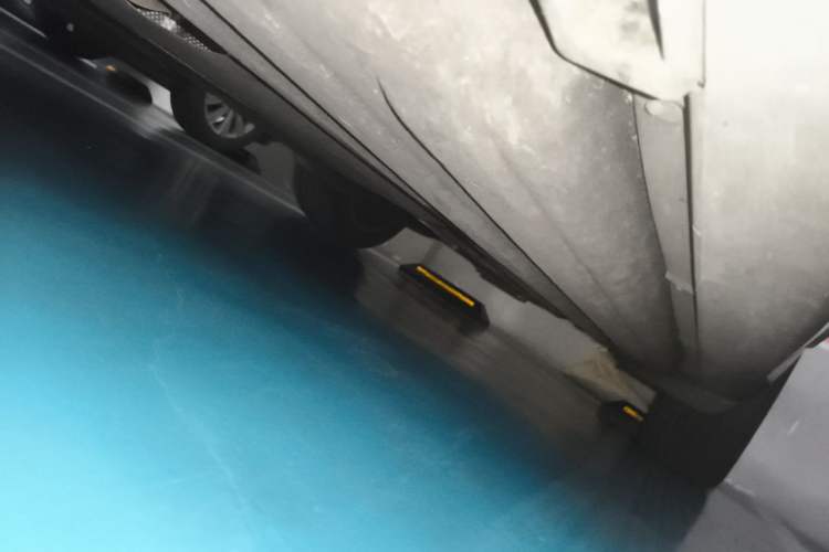 Used Porsche Macan 2023 Macan 2.0T Chassis Front Left