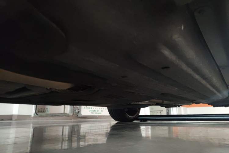 Used Porsche Macan 2023 Macan 2.0T Chassis Front Left