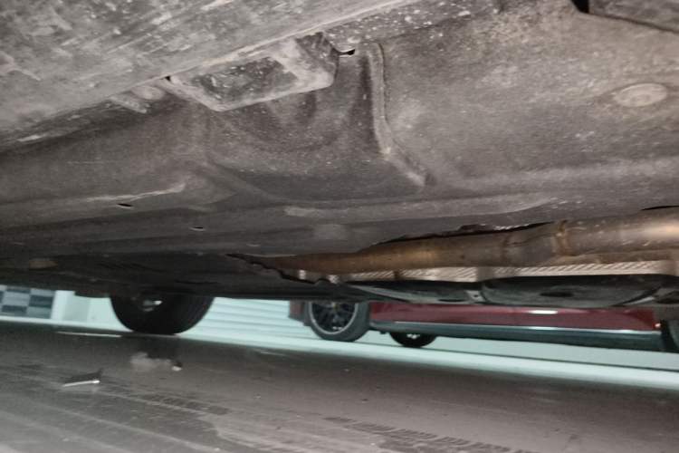 Used Porsche Macan 2023 Macan T 2.0T Chassis Rear Left
