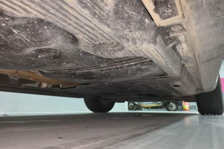 Used Porsche Macan 2023 Macan T 2.0T Chassis Rear Right