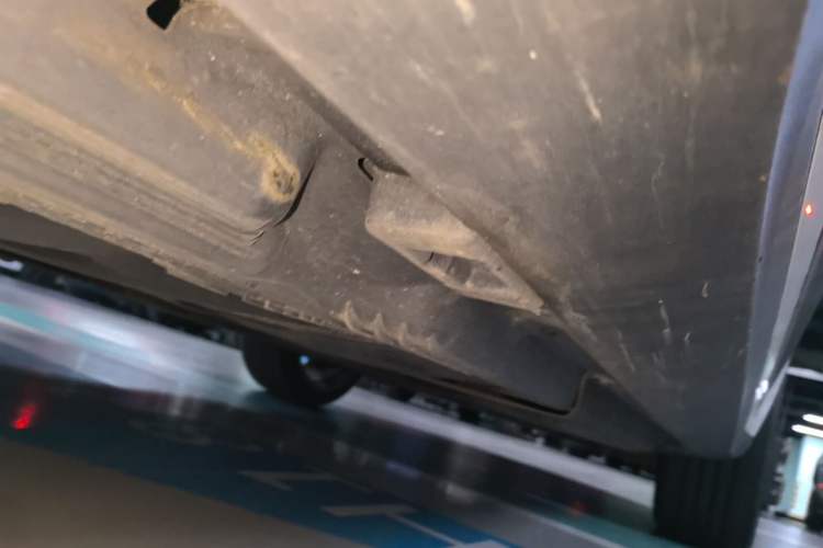 Used Porsche Macan 2023 Macan 2.0T Chassis Rear Right