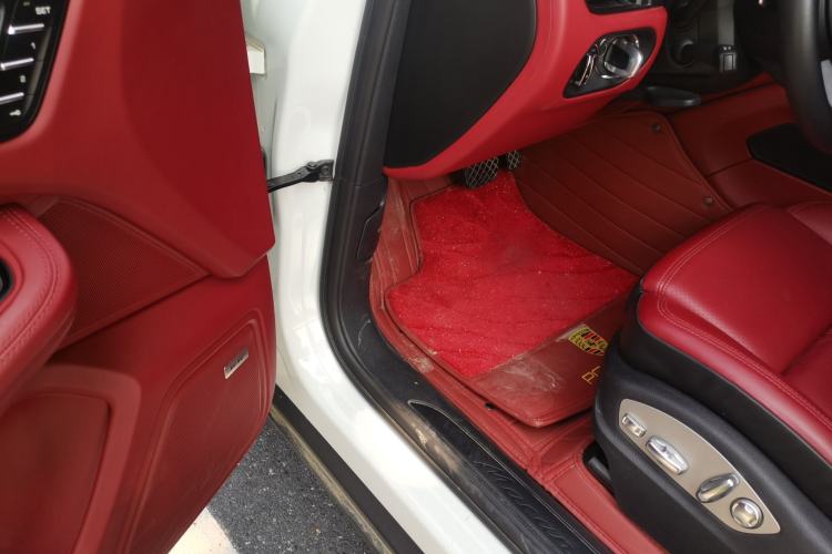Used Porsche Macan 2023 Macan T 2.0T Driver Seat