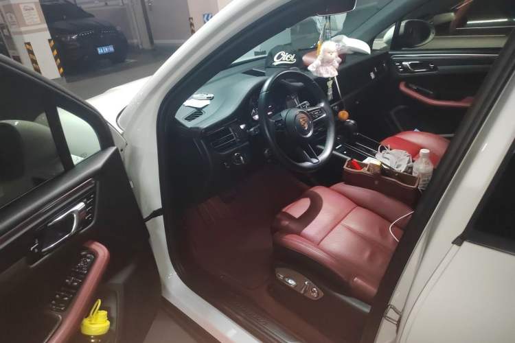 Used Porsche Macan 2023 Macan T 2.0T Driver Seat