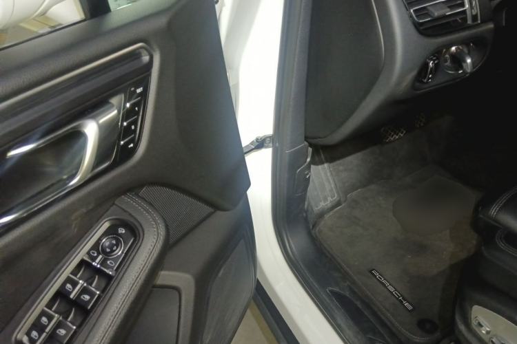 Used Porsche Macan 2023 Macan 2.0T Driver Seat