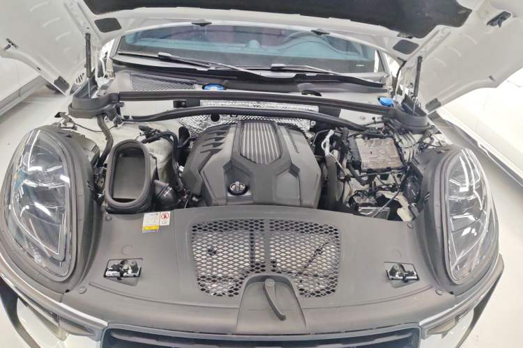 Used Porsche Macan 2023 Macan 2.0T Engine Bay