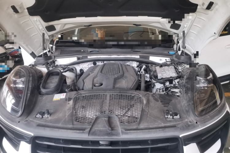 Used Porsche Macan 2023 Macan 2.0T Engine Bay