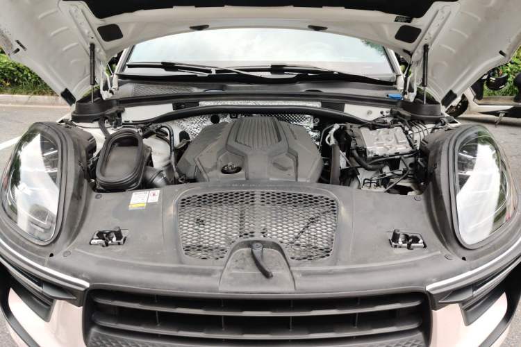 Used Porsche Macan 2023 Macan 2.0T Engine Bay