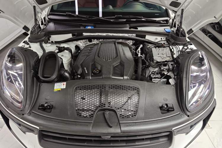 Used Porsche Macan 2023 Macan 2.0T Engine Bay