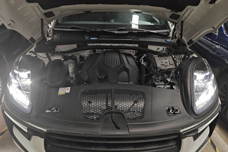 Used Porsche Macan 2023 Macan 2.0T Engine Bay
