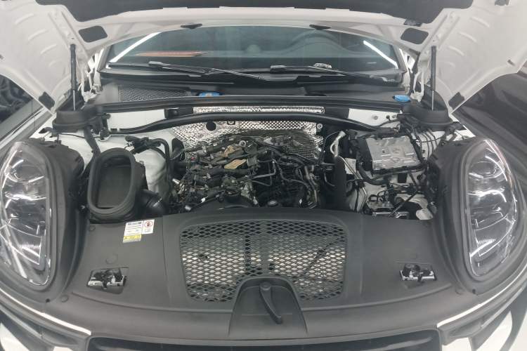 Used Porsche Macan 2023 Macan 2.0T Engine Bay