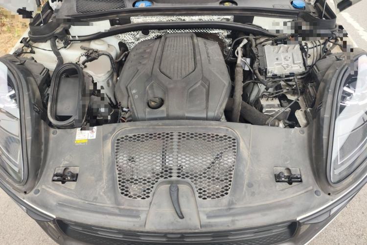 Used Porsche Macan 2023 Macan T 2.0T Engine Bay