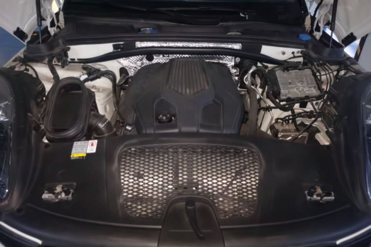 Used Porsche Macan 2023 Macan 2.0T Engine Bay