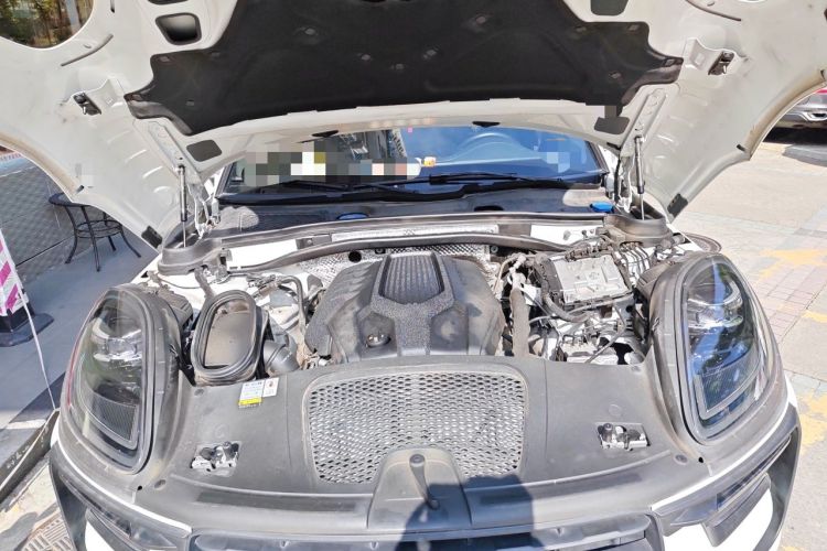 Used Porsche Macan 2023 Macan 2.0T Engine Bay