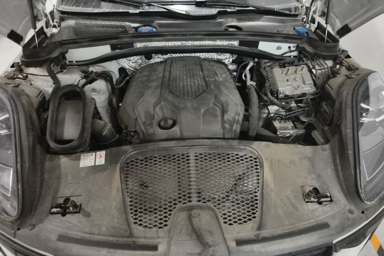 Used Porsche Macan 2023 Macan T 2.0T Engine Bay