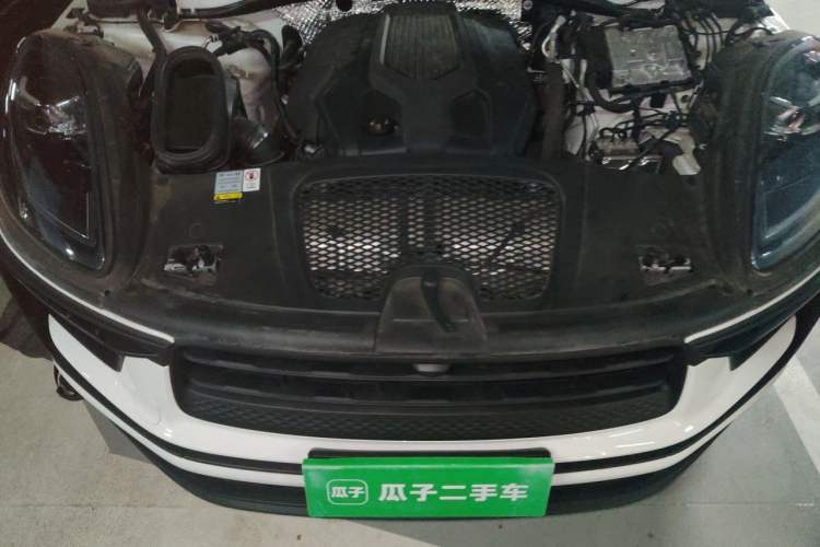 Used Porsche Macan 2023 Macan 2.0T Engine Bay