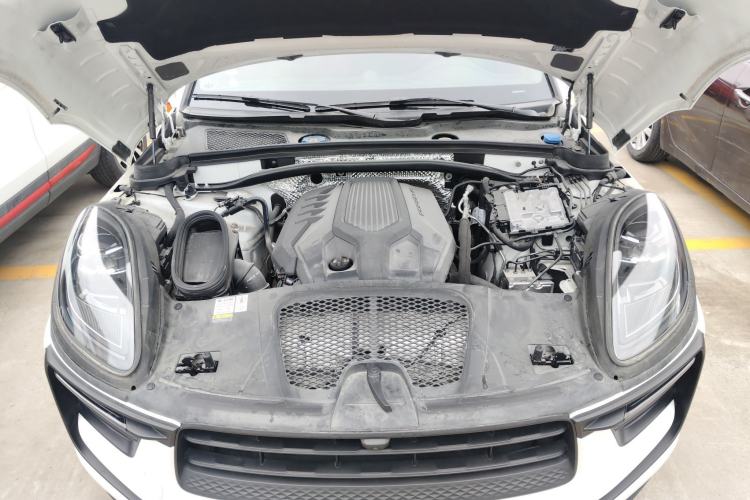 Used Porsche Macan 2023 Macan 2.0T Engine Bay