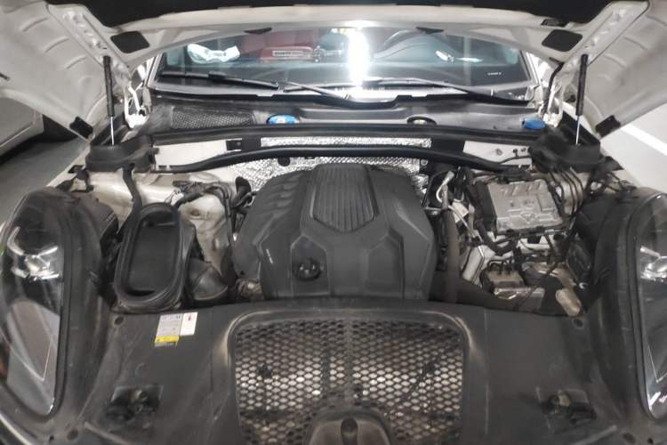 Used Porsche Macan 2023 Macan T 2.0T Engine Bay