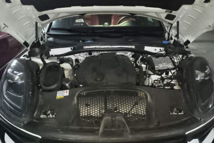 Used Porsche Macan 2023 Macan 2.0T Engine Bay