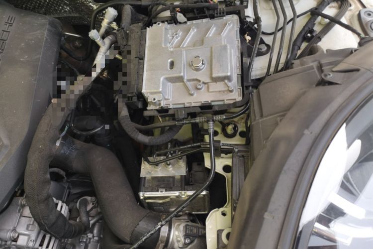 Used Porsche Macan 2023 Macan T 2.0T Engine Bay Left