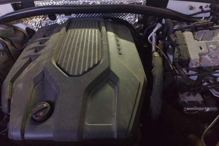 Used Porsche Macan 2023 Macan 2.0T Engine Bay Left