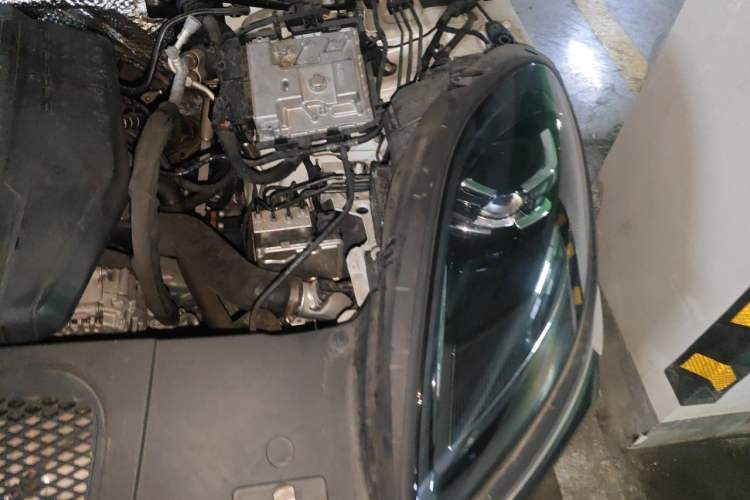 Used Porsche Macan 2023 Macan 2.0T Engine Bay Left