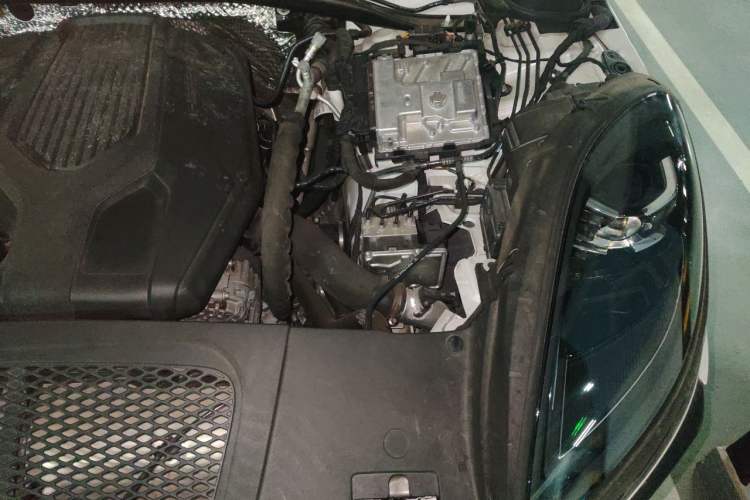 Used Porsche Macan 2023 Macan 2.0T Engine Bay Left