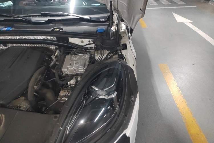 Used Porsche Macan 2023 Macan T 2.0T Engine Bay Left