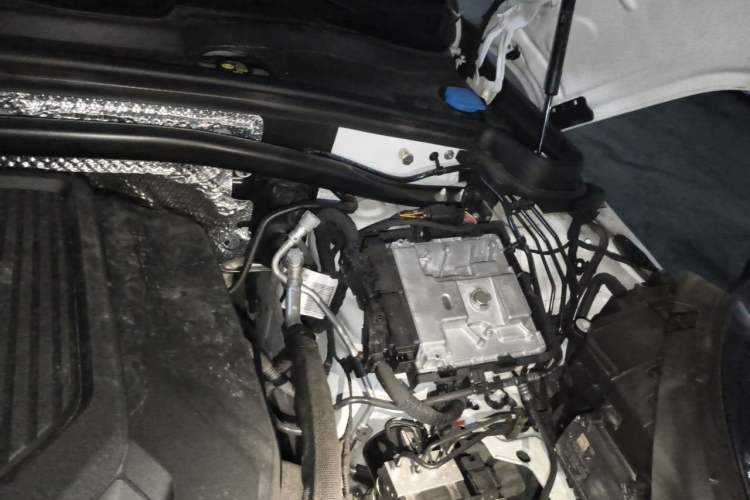 Used Porsche Macan 2023 Macan 2.0T Engine Bay Left