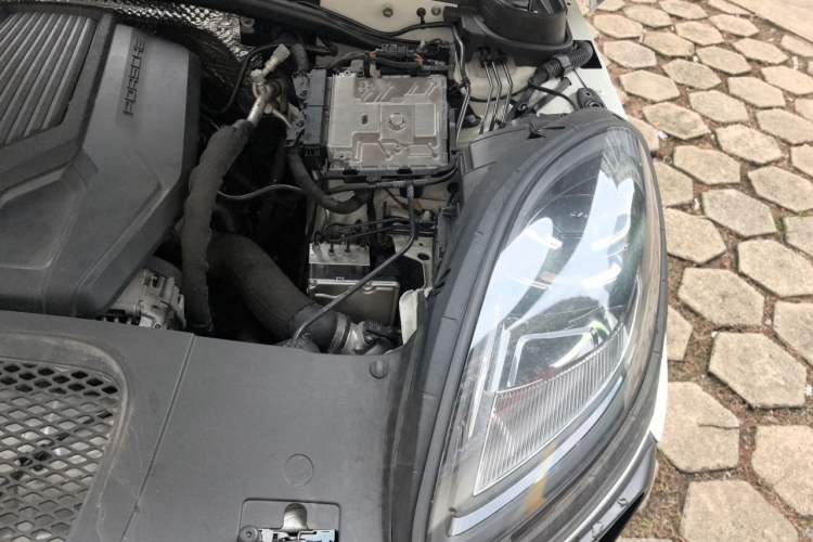 Used Porsche Macan 2023 Macan T 2.0T Engine Bay Left