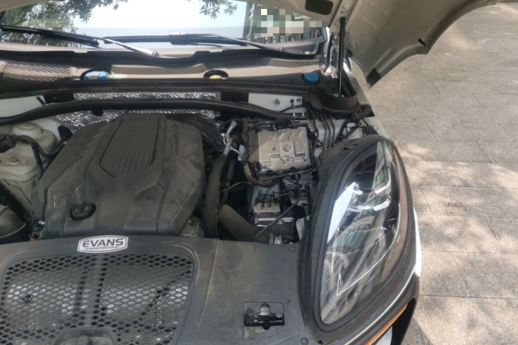 Used Porsche Macan 2023 Macan 2.0T Engine Bay Left