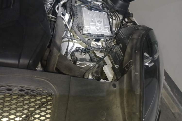 Used Porsche Macan 2023 Macan 2.0T Engine Bay Left